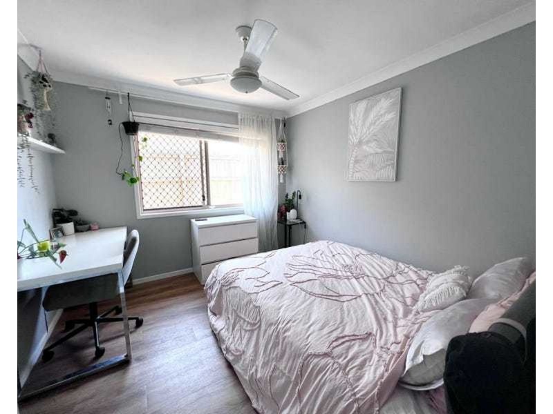 40 Sunrise Crescent, Regents Park QLD 4118