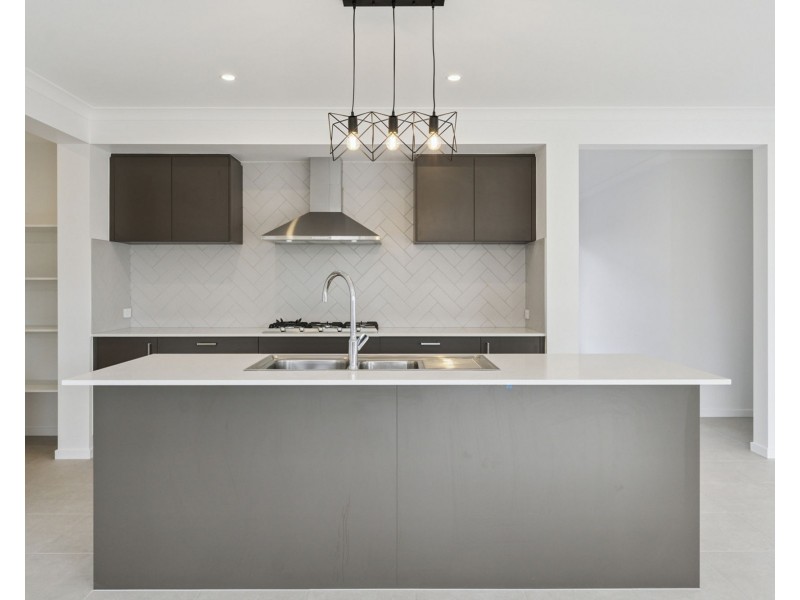 13 Peach Avenue, Greenbank QLD 4124