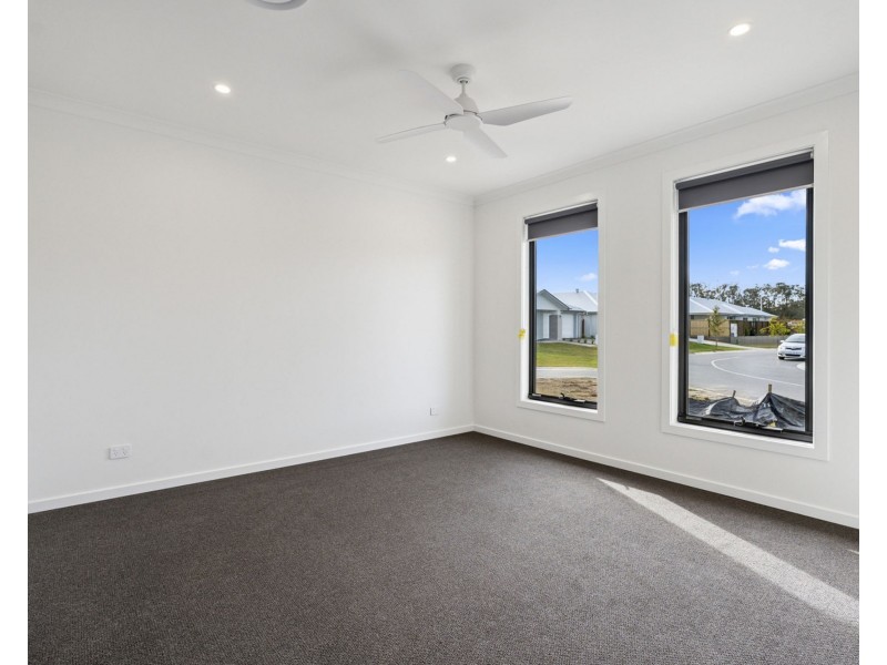 13 Peach Avenue, Greenbank QLD 4124