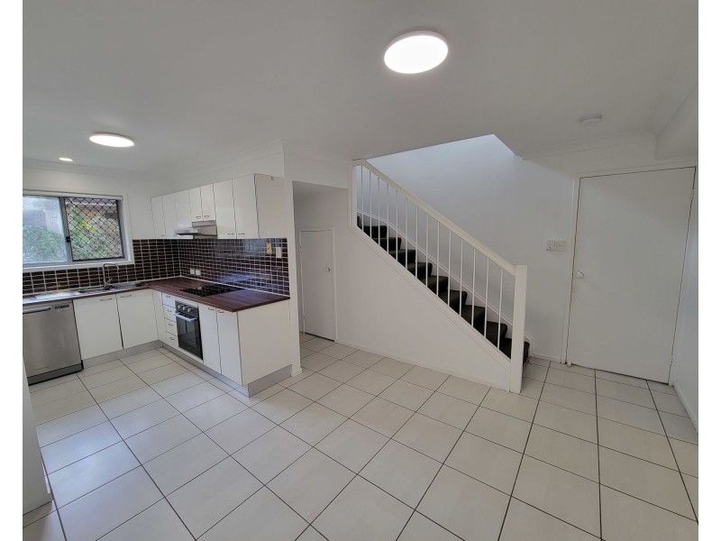 4/45-47 Defiance Rd, Woodridge QLD 4114