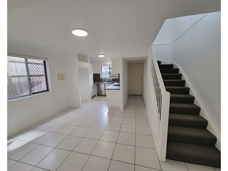 4/45-47 Defiance Rd, Woodridge QLD 4114