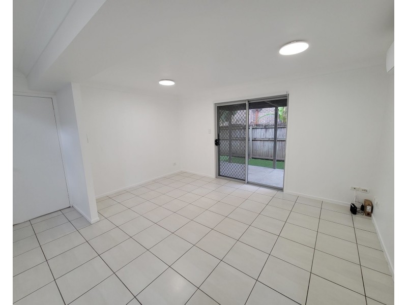 4/45-47 Defiance Rd, Woodridge QLD 4114