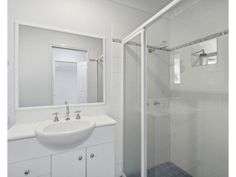 27 Leonie Place, Doolandella QLD 4077