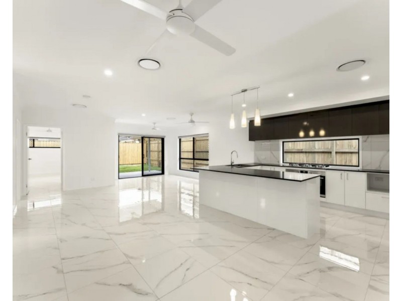 68 Jim Davidson Boulevard, Belivah QLD 4207