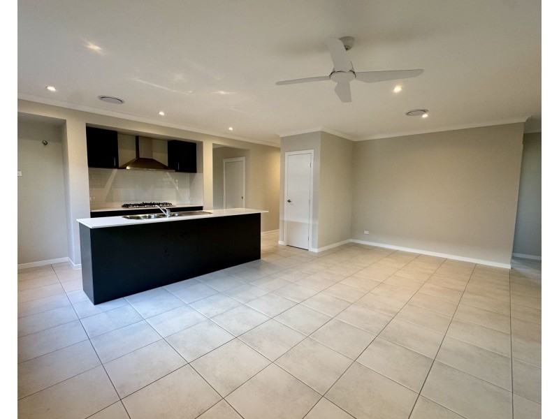 56 Boomi Avenue, South Maclean QLD 4280