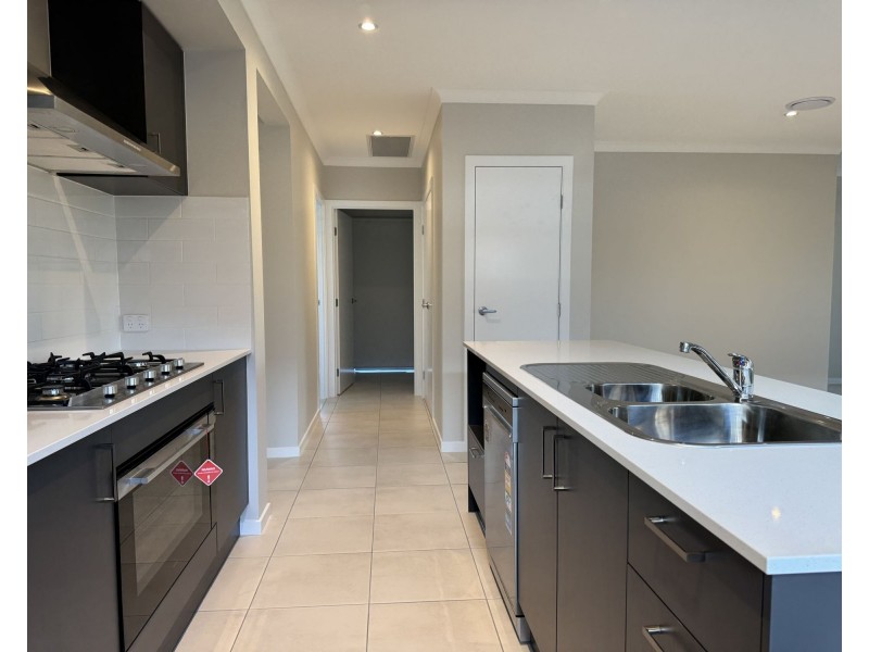 56 Boomi Avenue, South Maclean QLD 4280