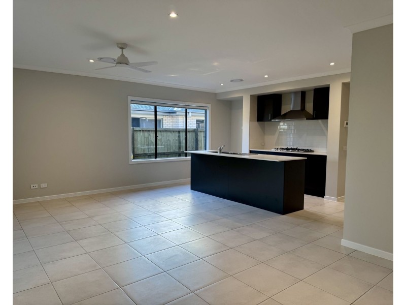 56 Boomi Avenue, South Maclean QLD 4280