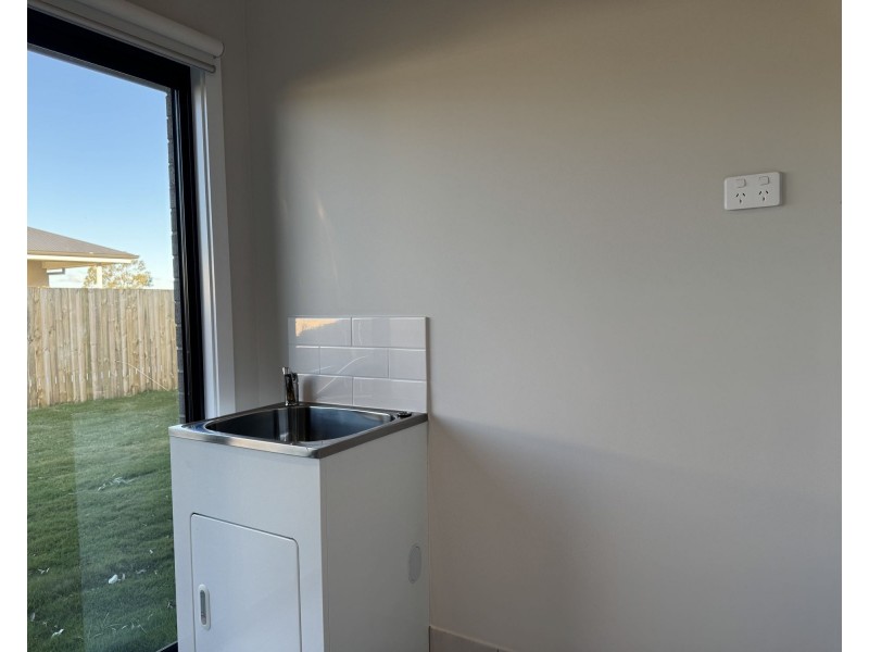 56 Boomi Avenue, South Maclean QLD 4280