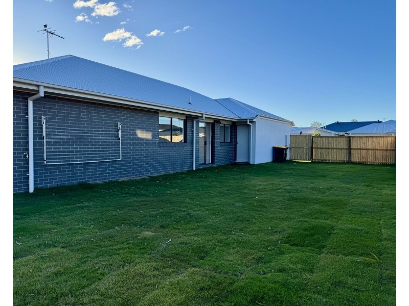 56 Boomi Avenue, South Maclean QLD 4280