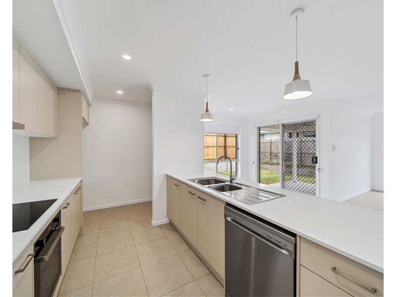 16 Mason Close, Redbank Plains QLD 4301
