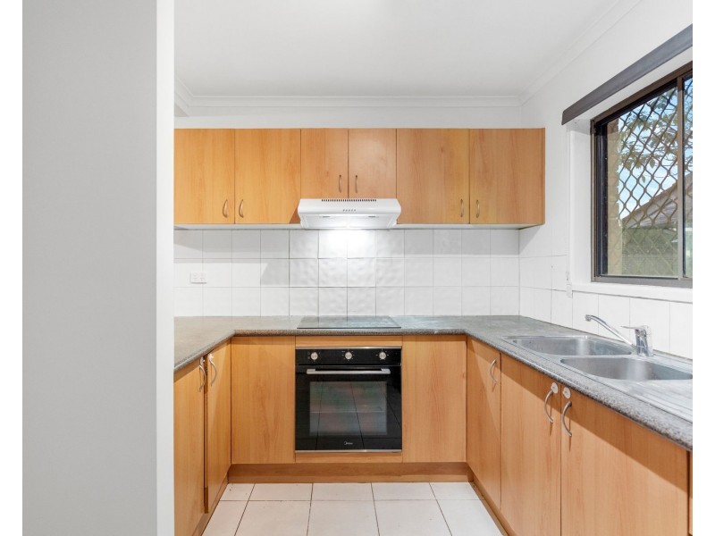 2/24 Garfield Road, Logan Central QLD 4114