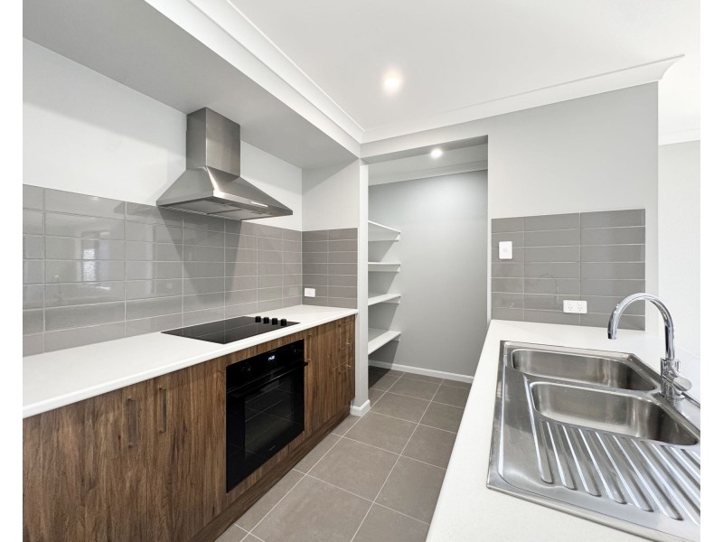 19 Frontier Drive, Ripley QLD 4306