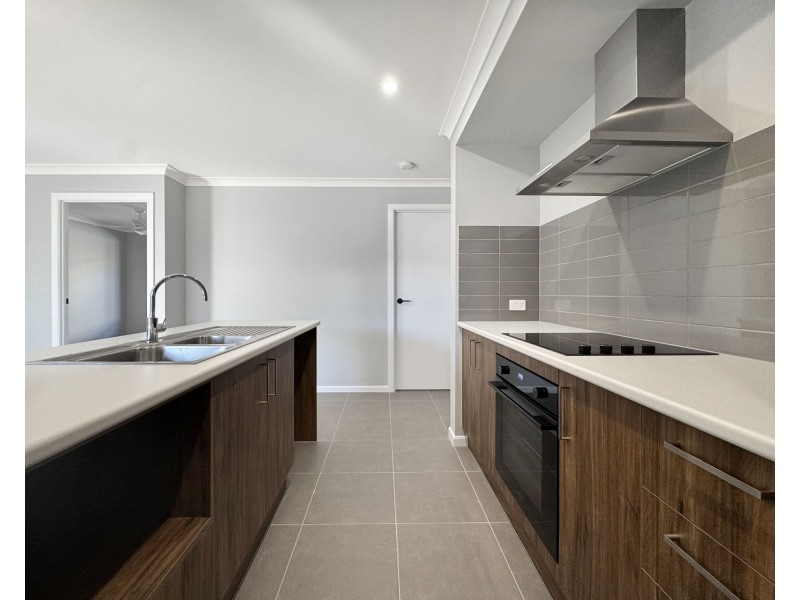 19 Frontier Drive, Ripley QLD 4306