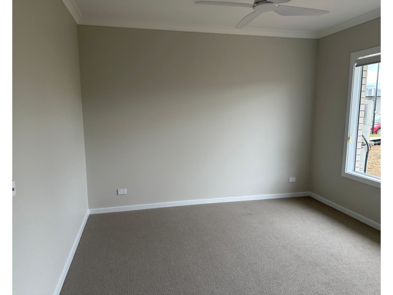 4 Tivoli Ave, Greenbank QLD 4124