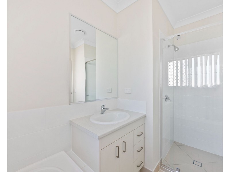 2/13a First Avenue, Marsden QLD 4132