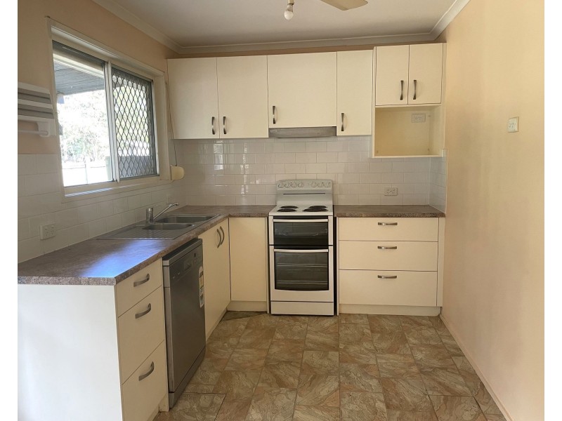 4 River St, Eagleby QLD 4207