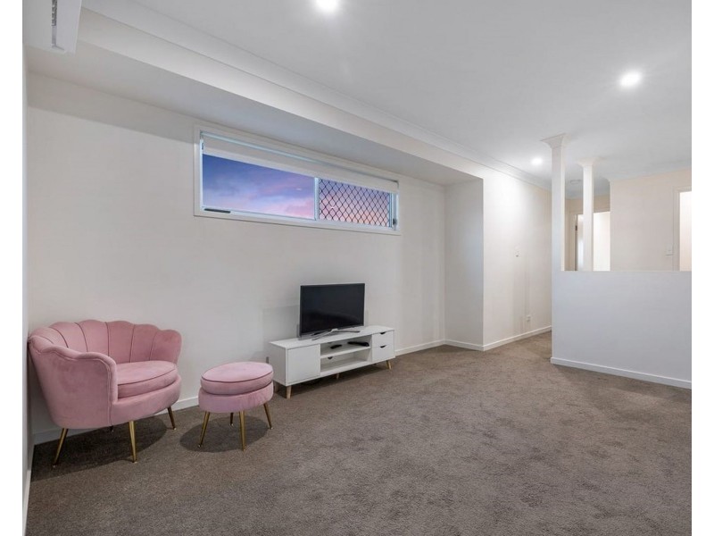 6 Avoca Place, Redland Bay QLD 4165