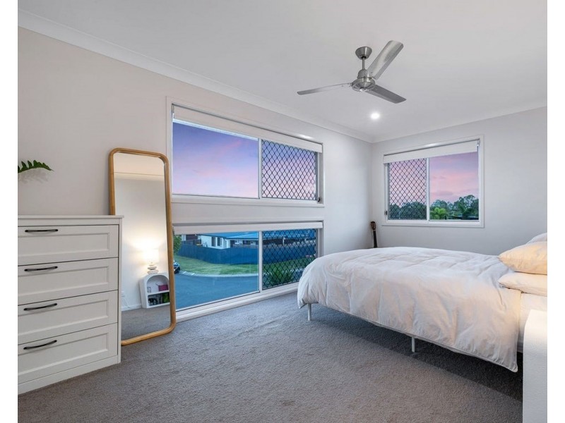 6 Avoca Place, Redland Bay QLD 4165