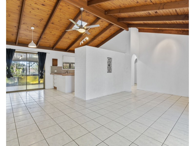 7 Topham Court, Hillcrest QLD 4118