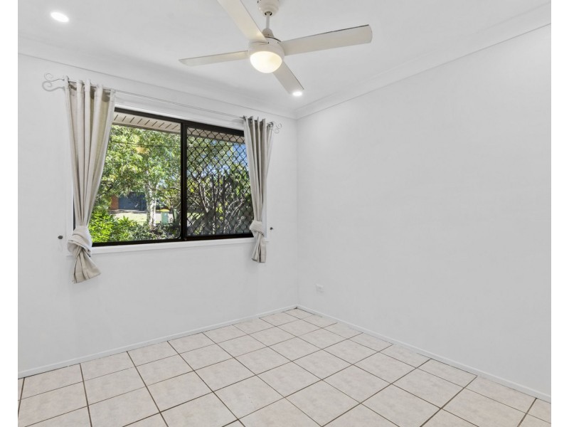 7 Topham Court, Hillcrest QLD 4118