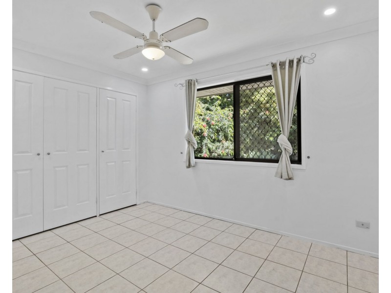 7 Topham Court, Hillcrest QLD 4118