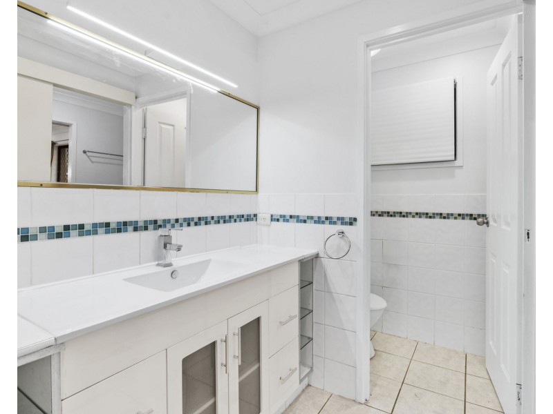 7 Topham Court, Hillcrest QLD 4118