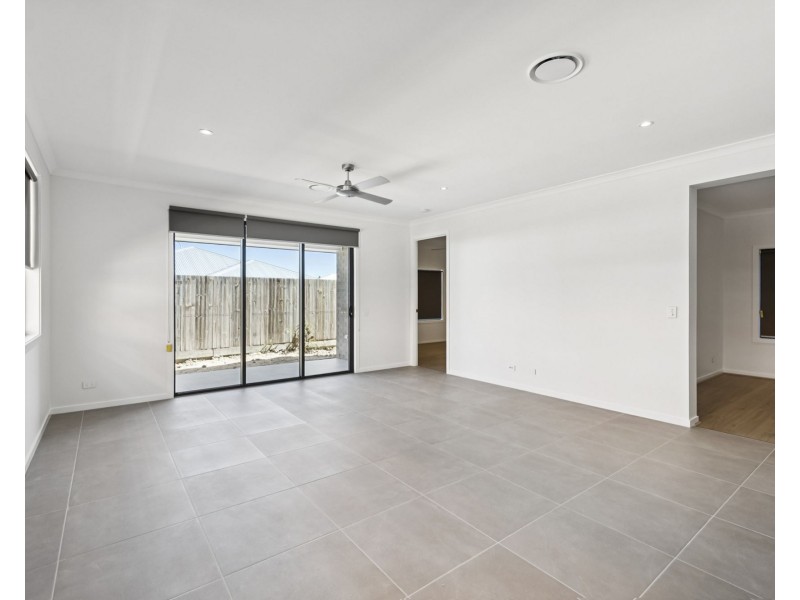 29 Peach Avenue, Greenbank QLD 4124