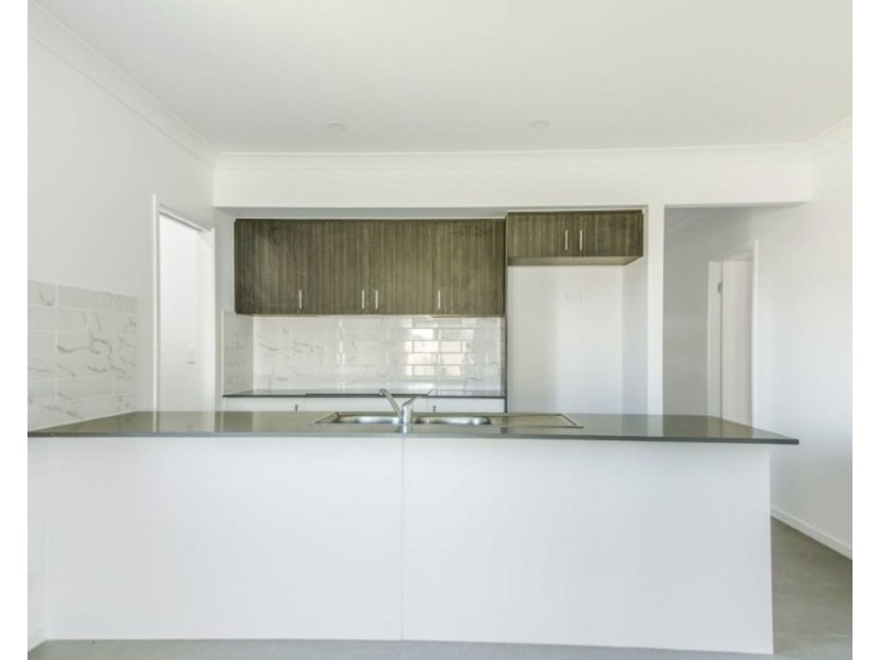 28 Outlook Boulevard, Gleneagle QLD 4285