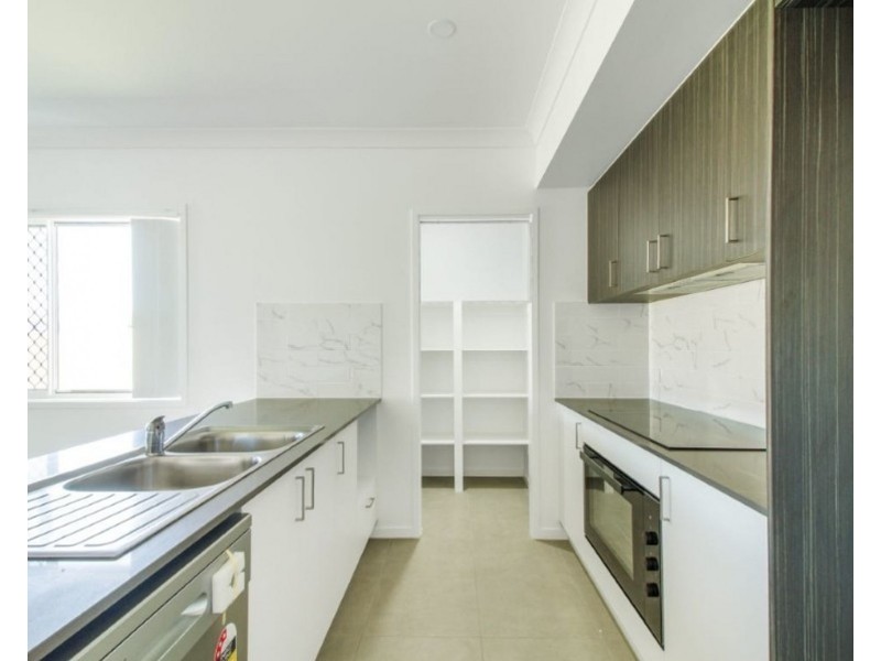 28 Outlook Boulevard, Gleneagle QLD 4285