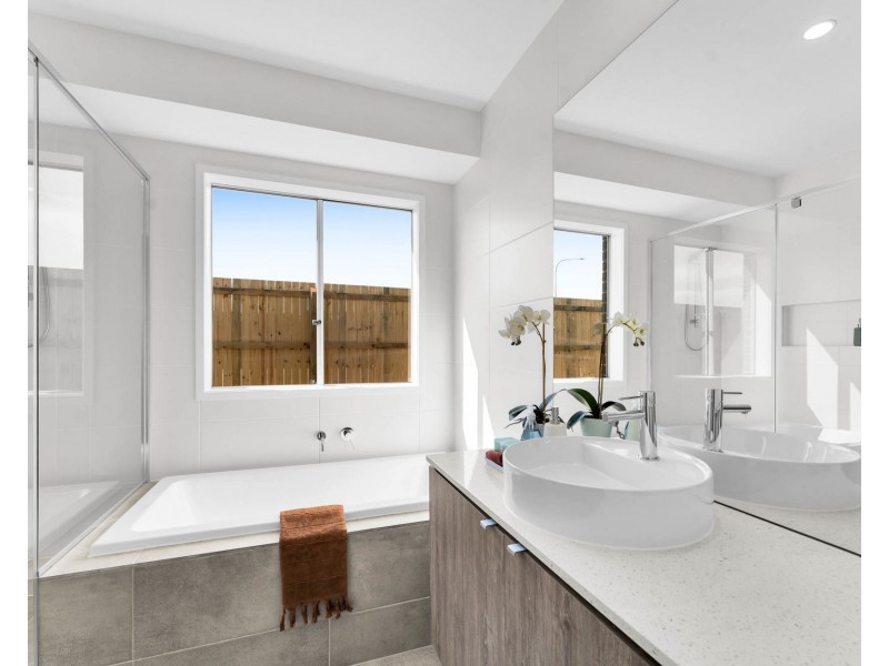 142 Anderson Drive, Greenbank QLD 4124