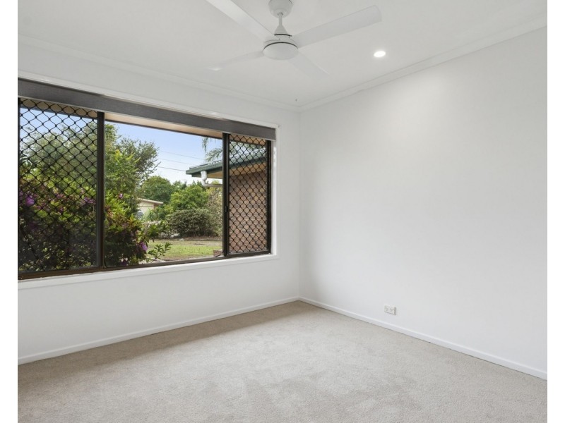 17 Parkroyal Crescent, Regents Park QLD 4118