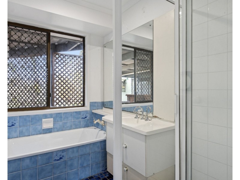 17 Parkroyal Crescent, Regents Park QLD 4118