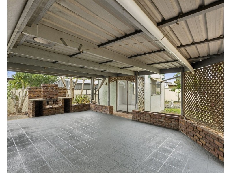 17 Parkroyal Crescent, Regents Park QLD 4118