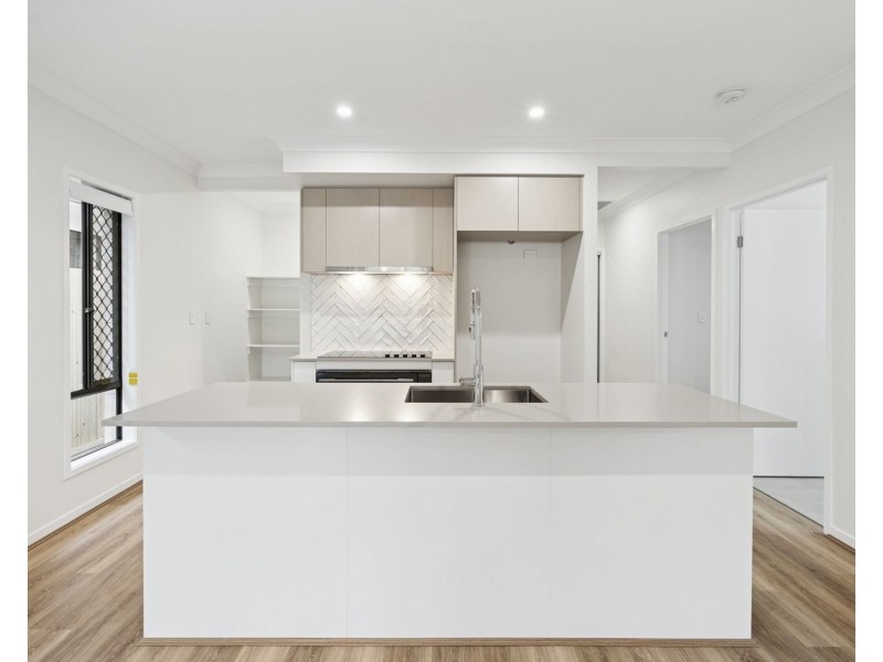 30 Walker Avenue, Belivah QLD 4207