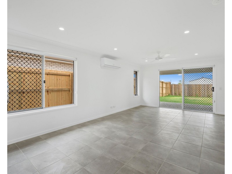 5 Pomax Street, Yamanto QLD 4305