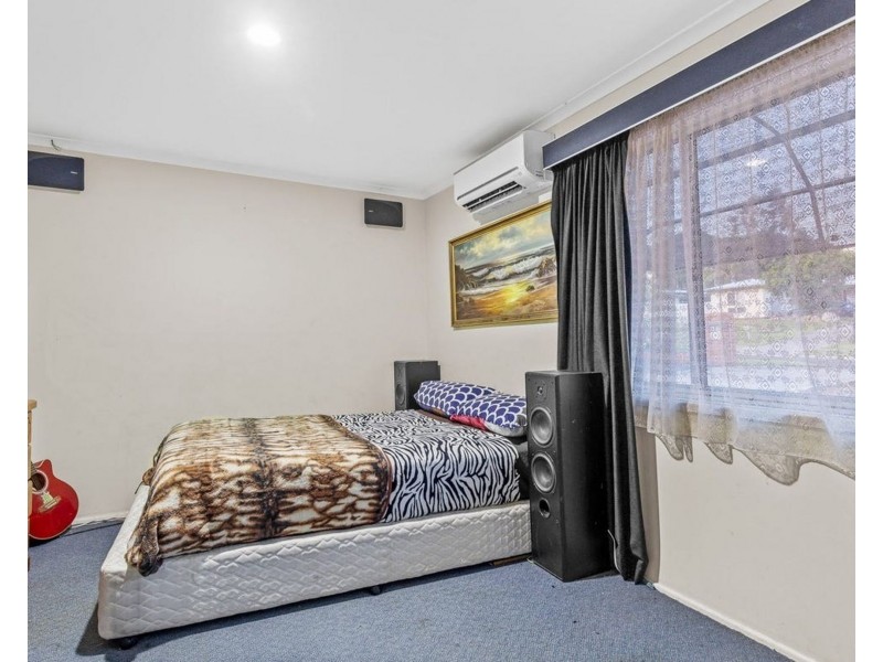 12 Strathallen Dr, Boronia Heights QLD 4124