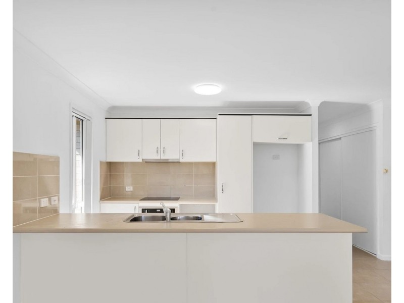2/26 Navickas Circuit, Redbank Plains QLD 4301