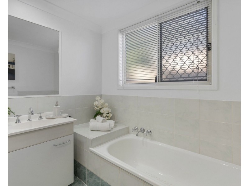 18 Sundar Crescent, Tanah Merah QLD 4128