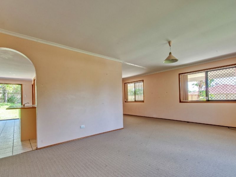 8 Black Diamond Crescent, Edens Landing QLD 4207