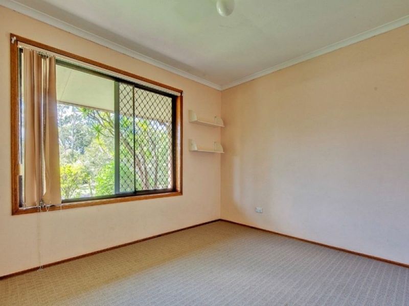 8 Black Diamond Crescent, Edens Landing QLD 4207