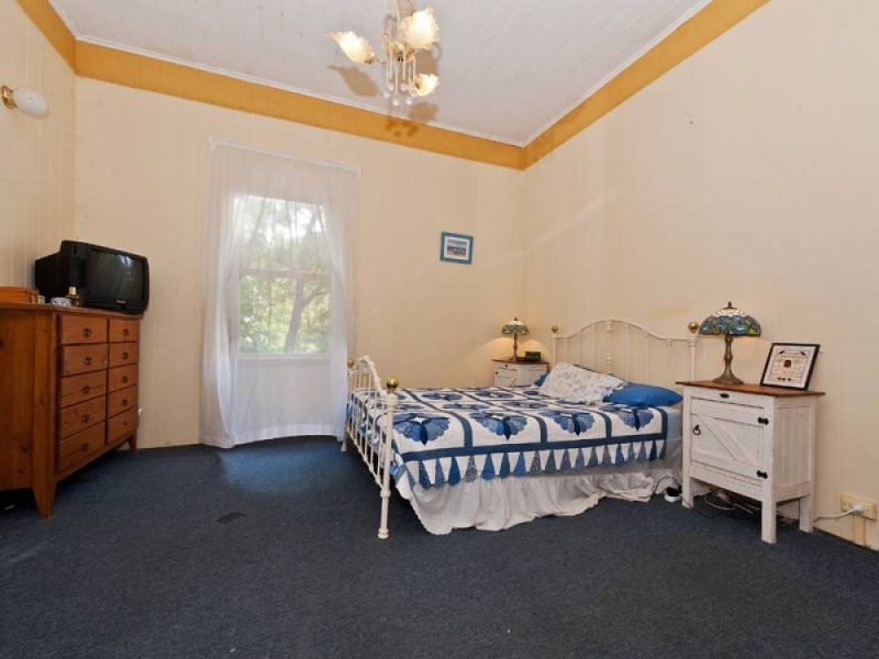 10 Ella Place, Windaroo QLD 4207