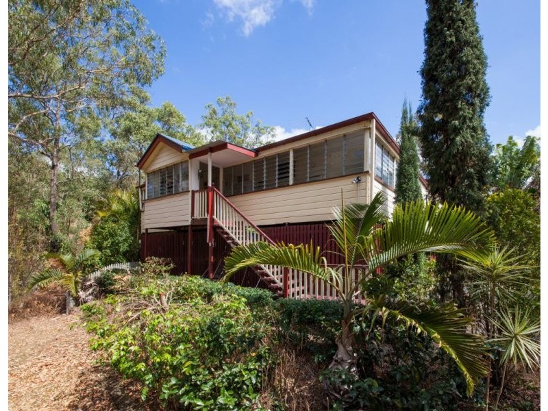 10 Ella Place, Windaroo QLD 4207