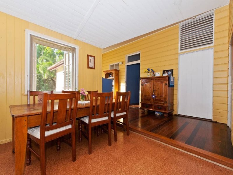 10 Ella Place, Windaroo QLD 4207