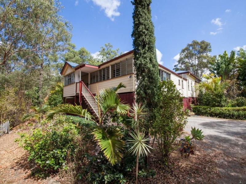10 Ella Place, Windaroo QLD 4207