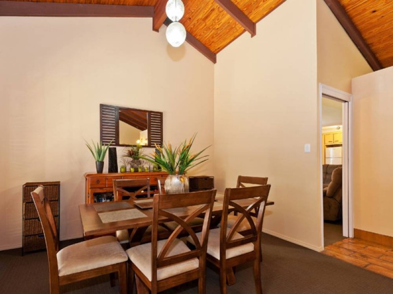 9 Spruce Street, Loganlea QLD 4131