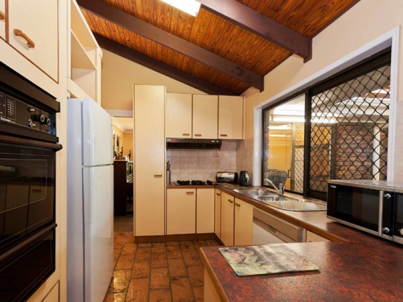 9 Spruce Street, Loganlea QLD 4131