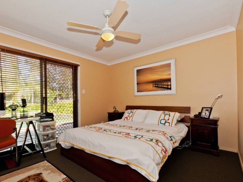 9 Spruce Street, Loganlea QLD 4131