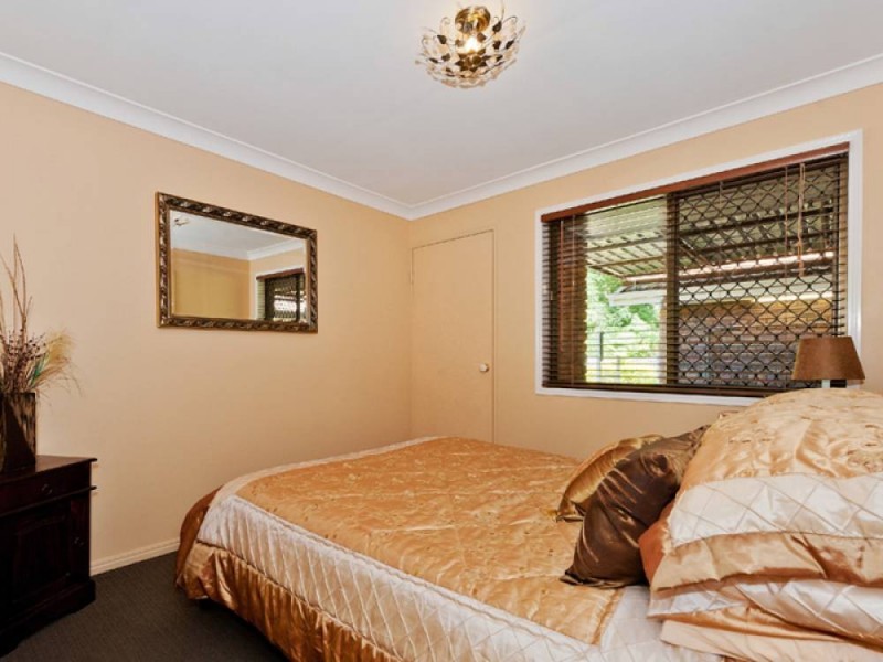 9 Spruce Street, Loganlea QLD 4131