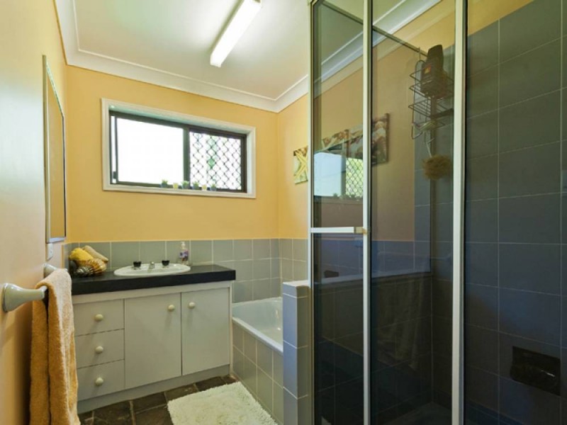 9 Spruce Street, Loganlea QLD 4131