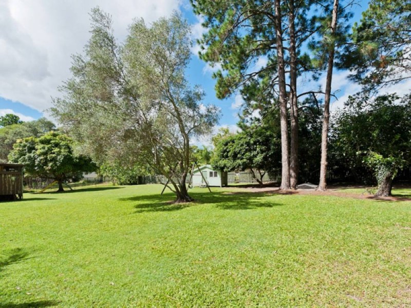 9 Spruce Street, Loganlea QLD 4131